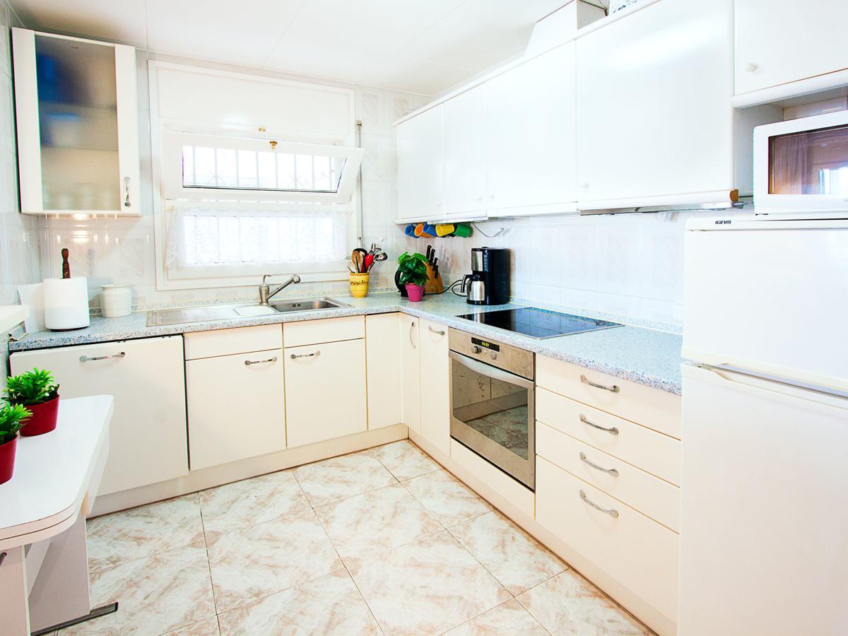 Holiday Home Requesens Canal เอมปูเรียบราบา ภายนอก รูปภาพ