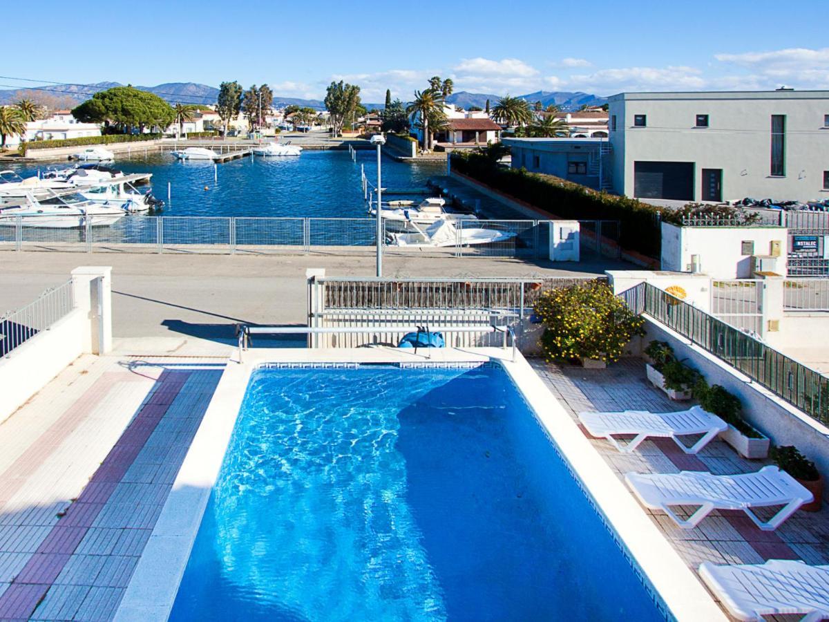 Holiday Home Requesens Canal เอมปูเรียบราบา ภายนอก รูปภาพ