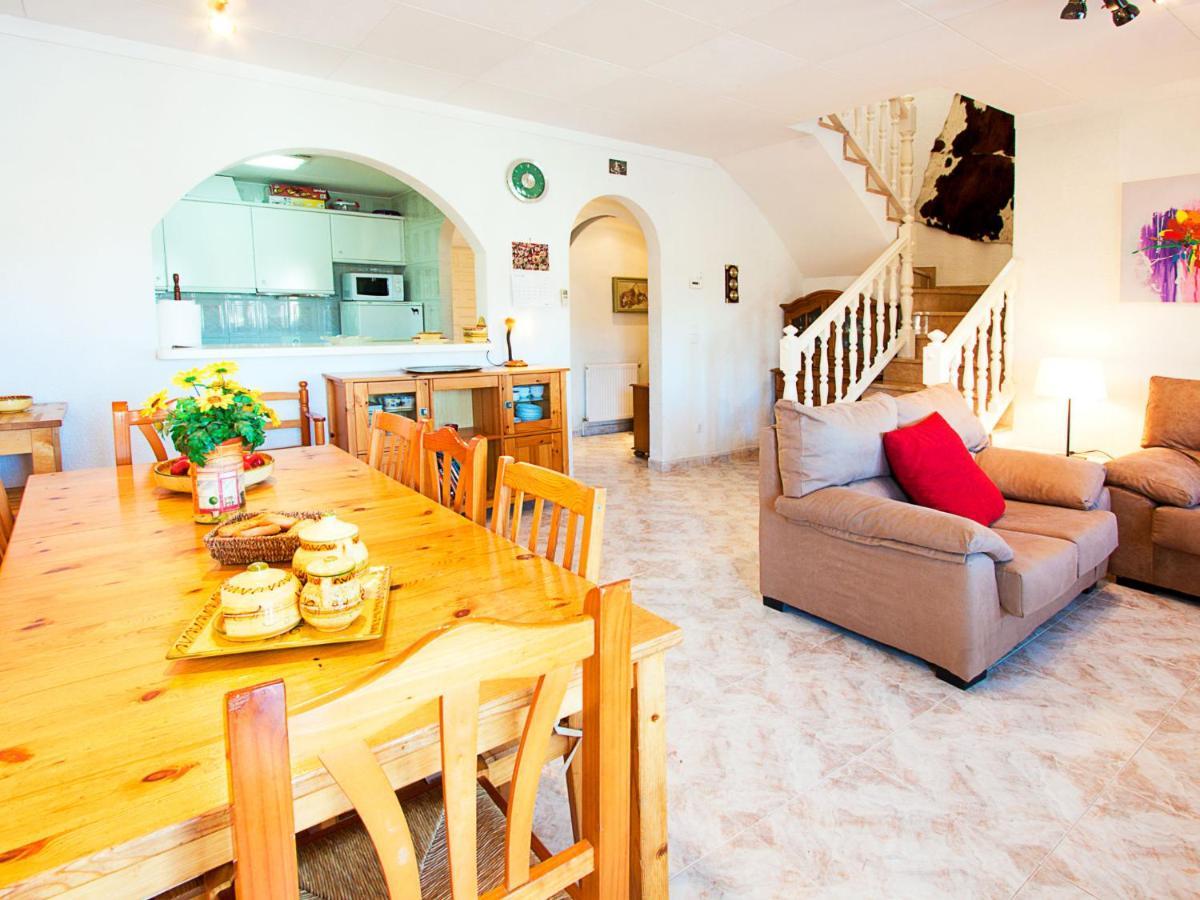 Holiday Home Requesens Canal เอมปูเรียบราบา ภายนอก รูปภาพ